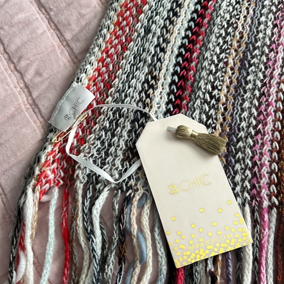 2Chic | NWT | Multicolor Knit Scarf - Picture 3 of 4